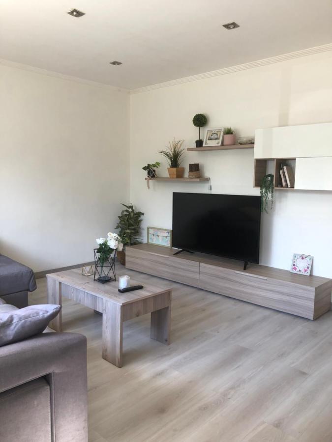 Vivienda Amplia Y Luminosa A Escasos Metros De La Playa De Cangas. エクステリア 写真