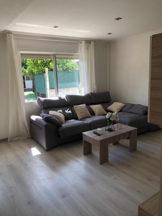 Vivienda Amplia Y Luminosa A Escasos Metros De La Playa De Cangas. エクステリア 写真