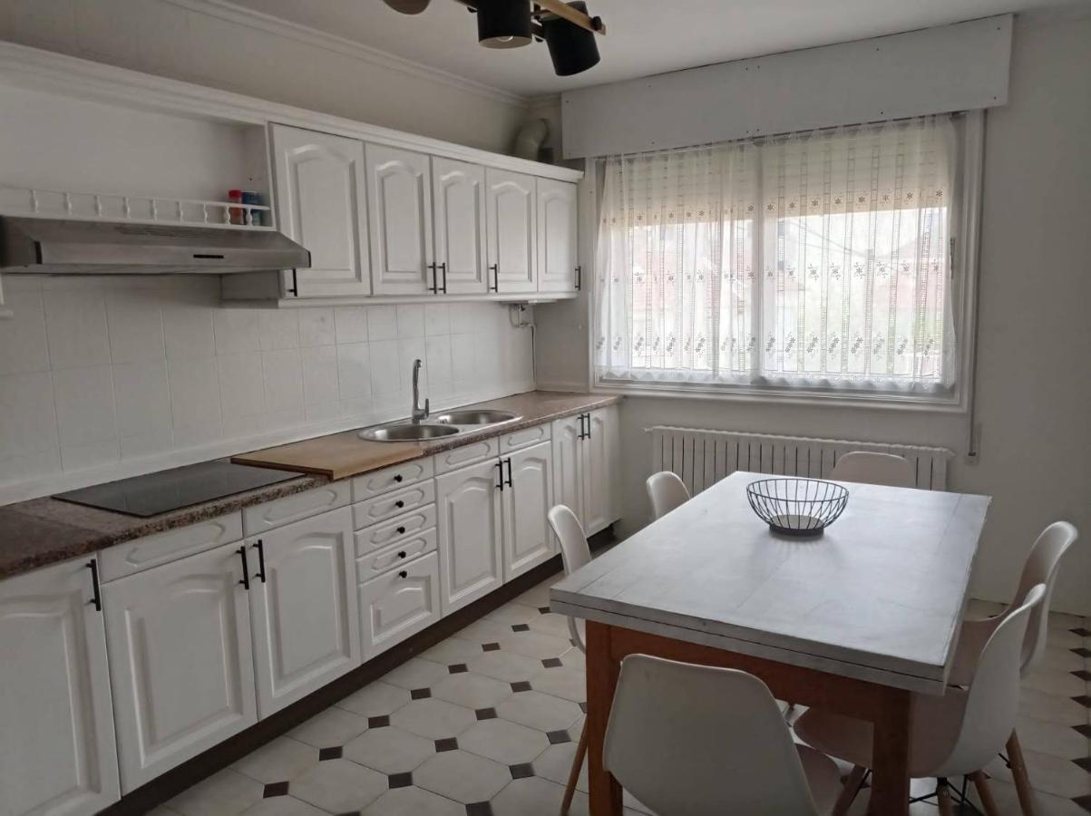 Vivienda Amplia Y Luminosa A Escasos Metros De La Playa De Cangas. エクステリア 写真
