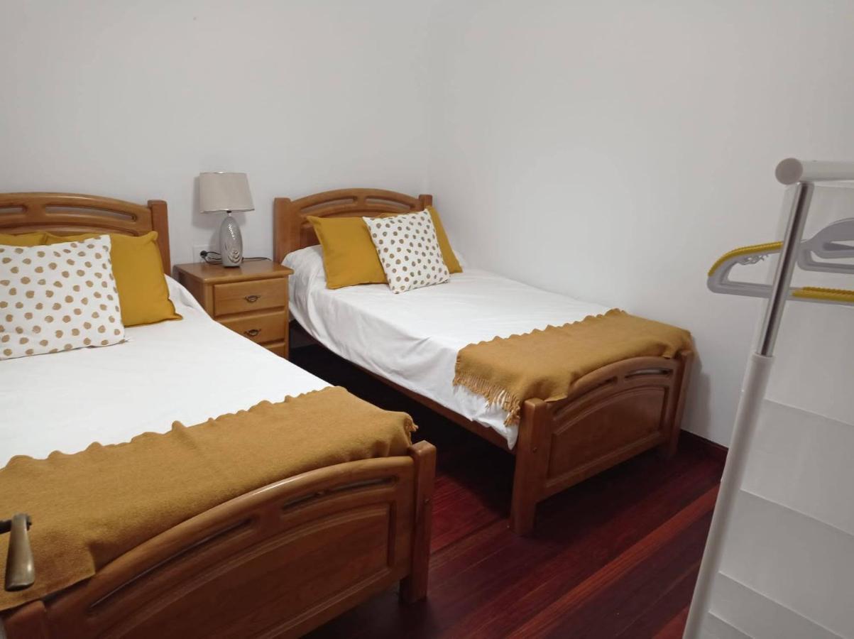 Vivienda Amplia Y Luminosa A Escasos Metros De La Playa De Cangas. エクステリア 写真